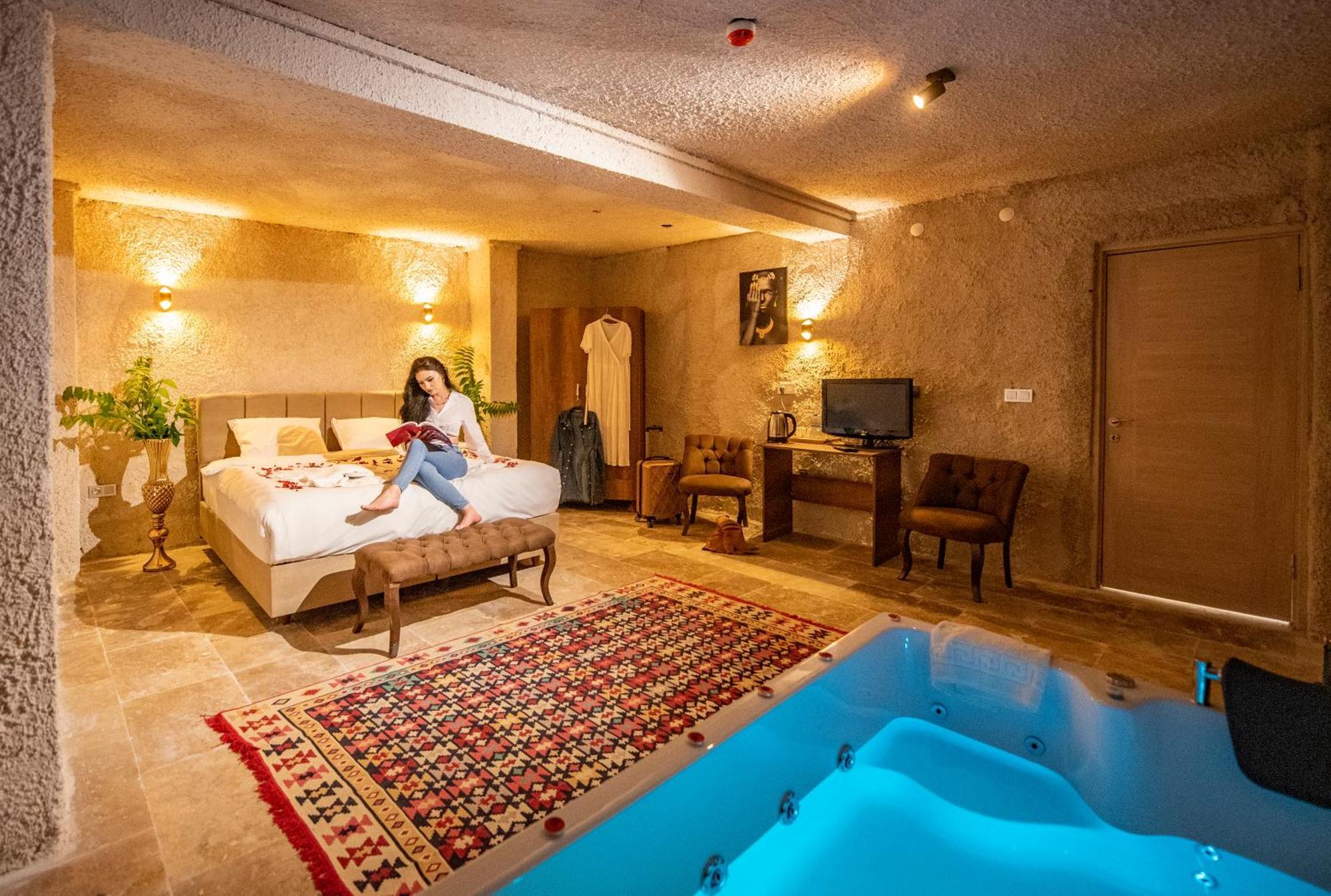 Hydros Cave Suit Üchisar Exteriér fotografie